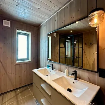 펜션 Idyllic With Great View Right By The Slopes Svingvoll